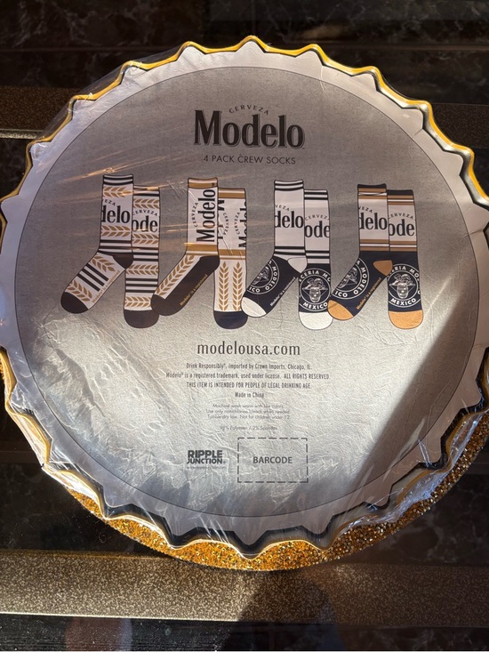 Modelo Other - Modelo NWT Men's 4-Pack Crew Socks — Blue, White, Gold,serving tray included.